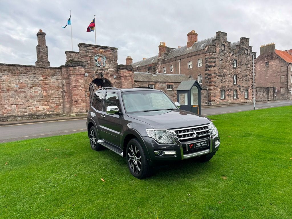 2016 Mitsubishi Shogun