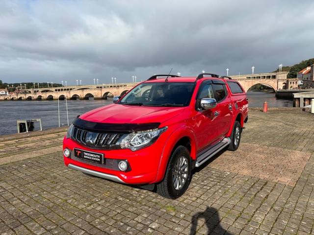 Mitsubishi L200 2.4 Double Cab DI-D 178 Barbarian 4WD Pick Up Diesel Red